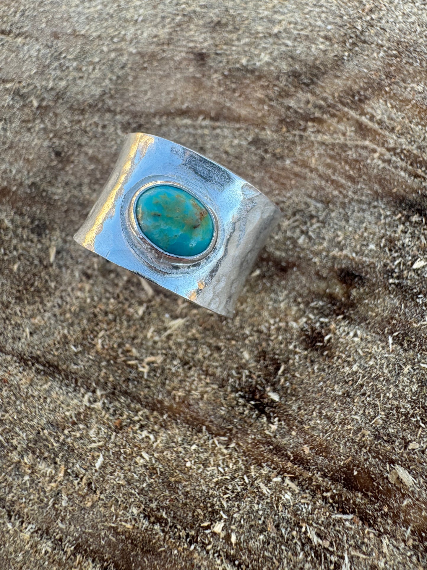 Wide hammered band with Kingman turquoise size 7.5
