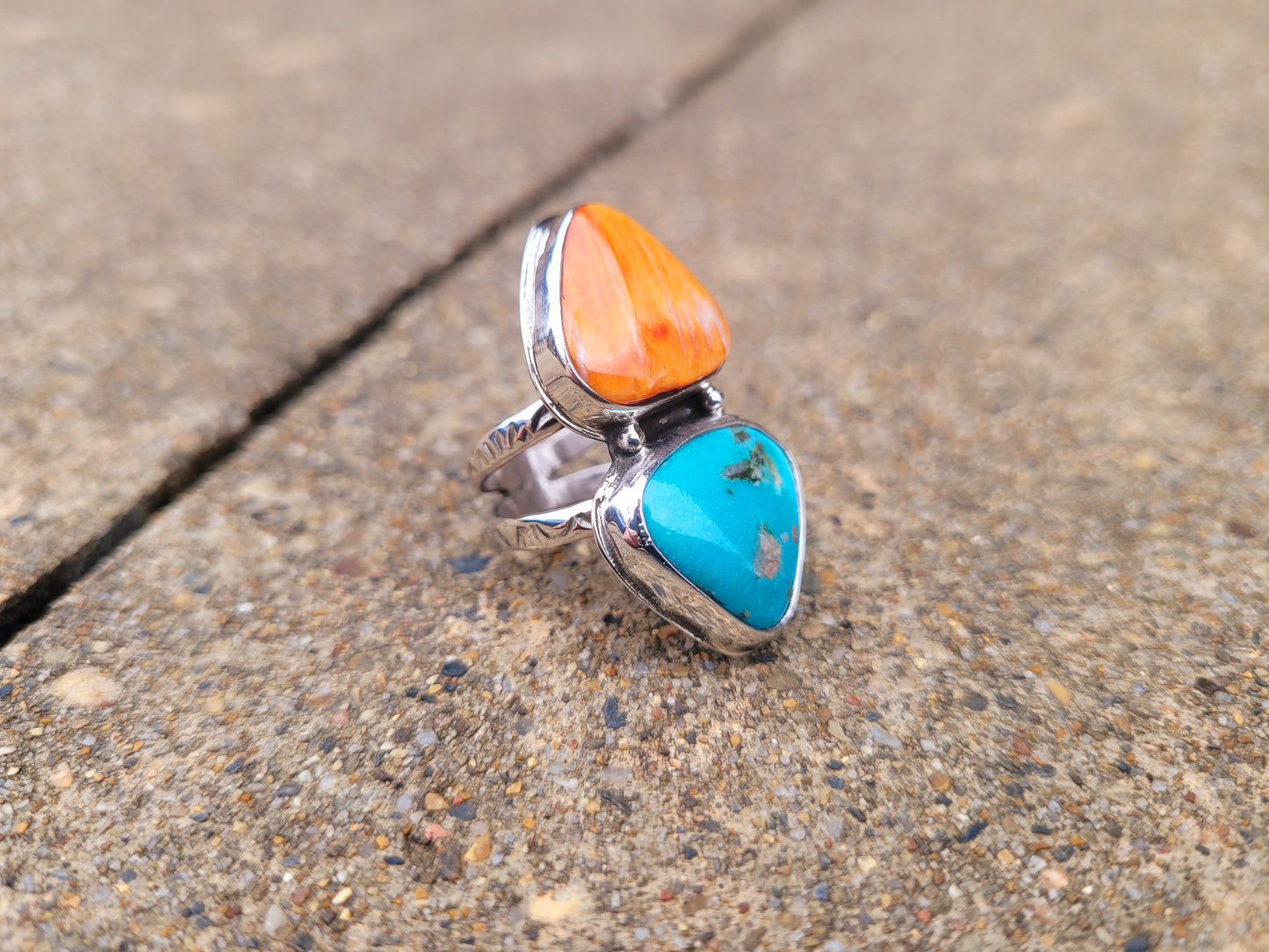Turquoise and Spiny oyster ring size 6