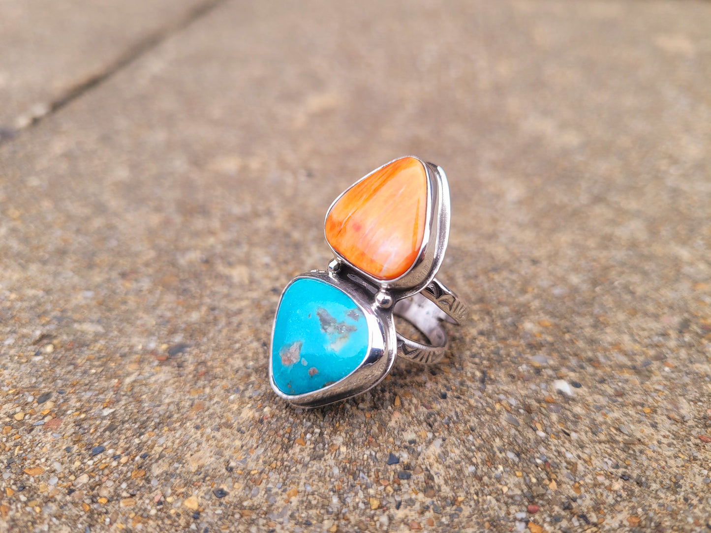 Turquoise and Spiny oyster ring size 6
