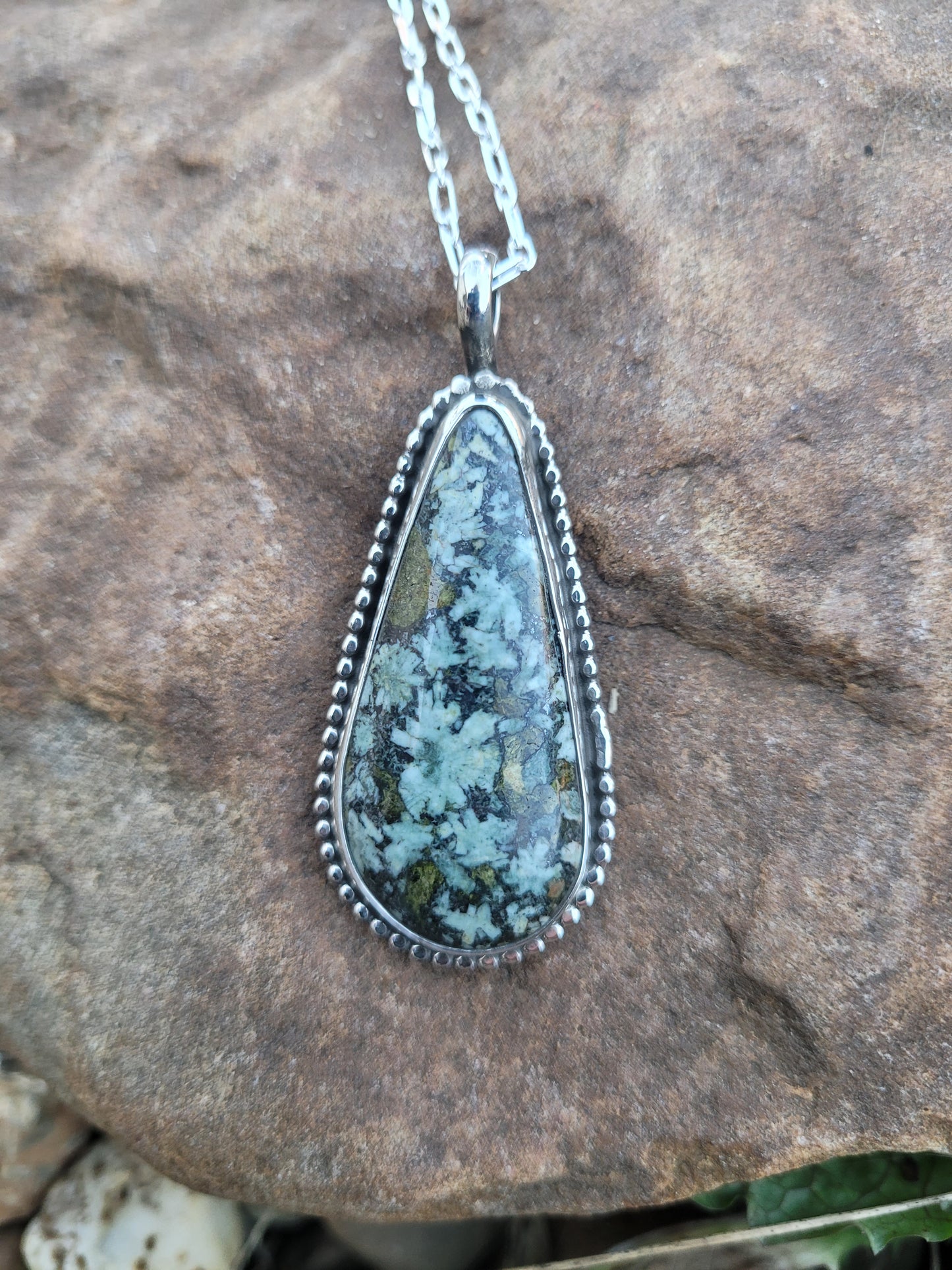 Snowflake Washington stone pendant