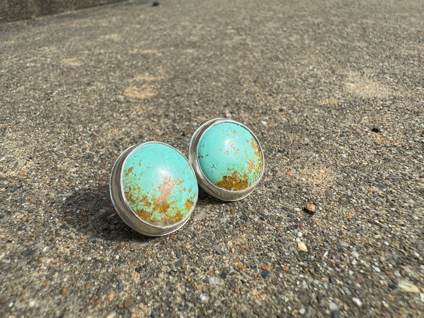 Round Kingman turquoise earrings for Jorge