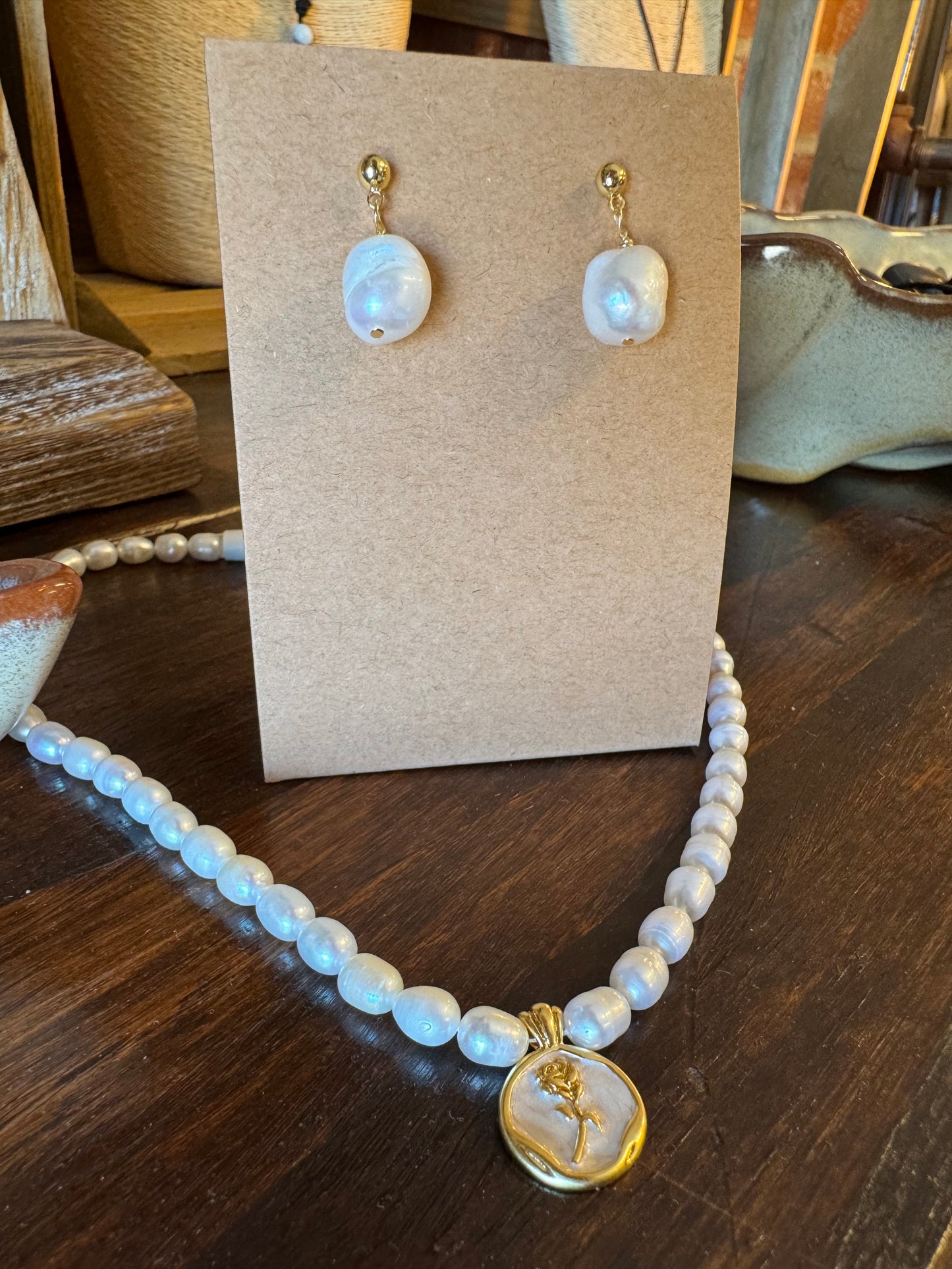 Freshwater pearl necklace and earring set