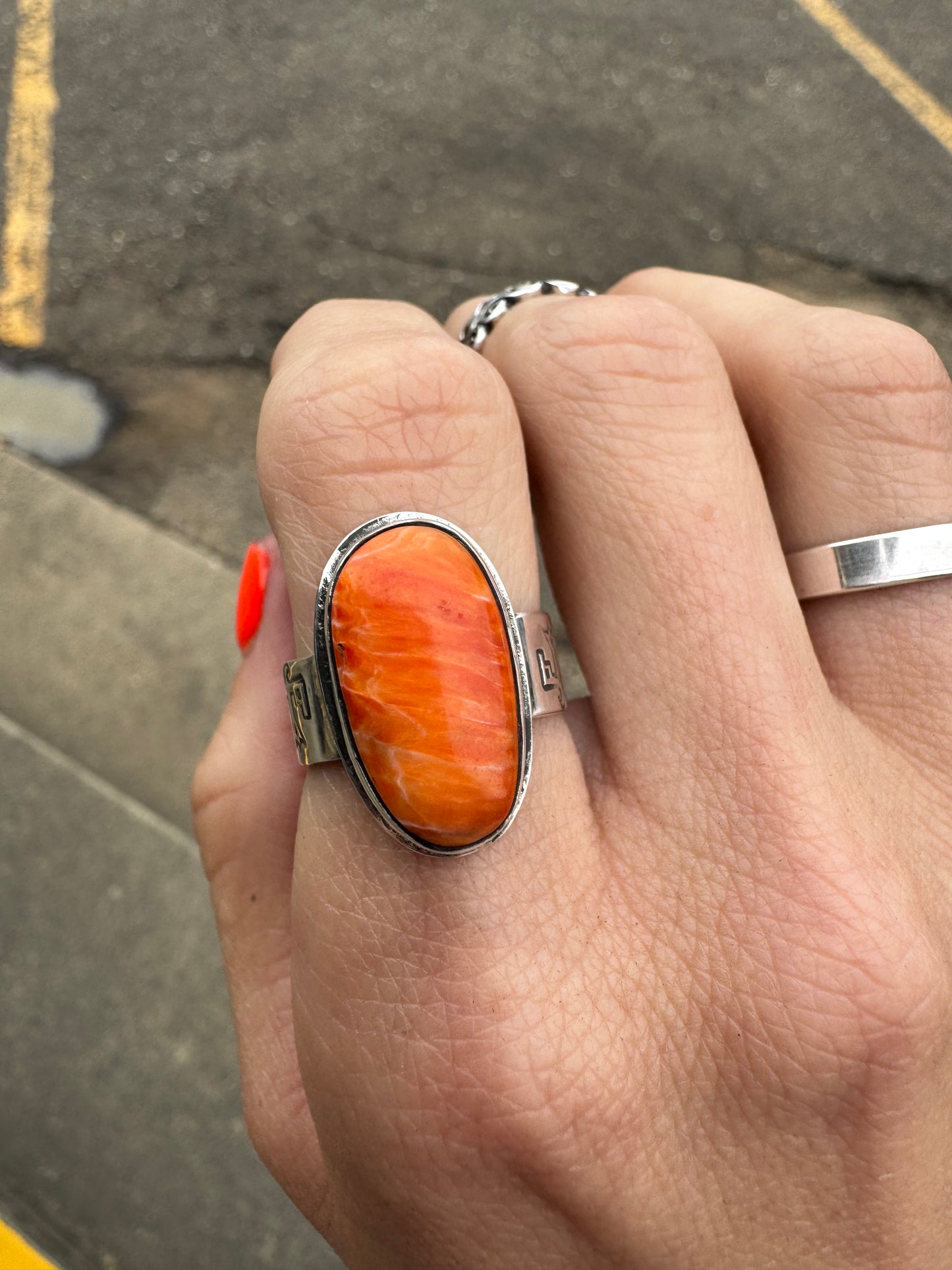 Spiny oyster shell ring size 7