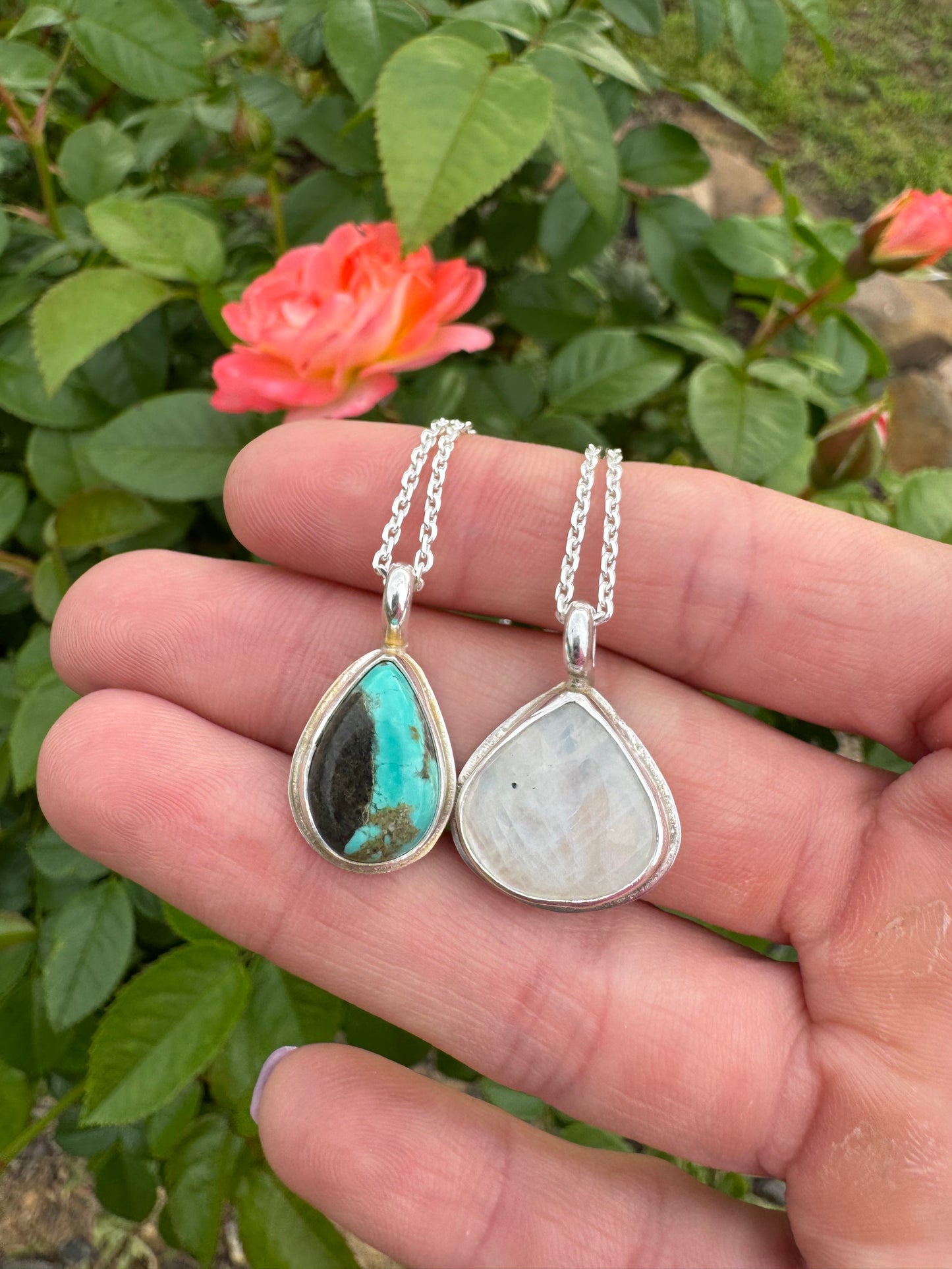 Dainty moonstone necklace