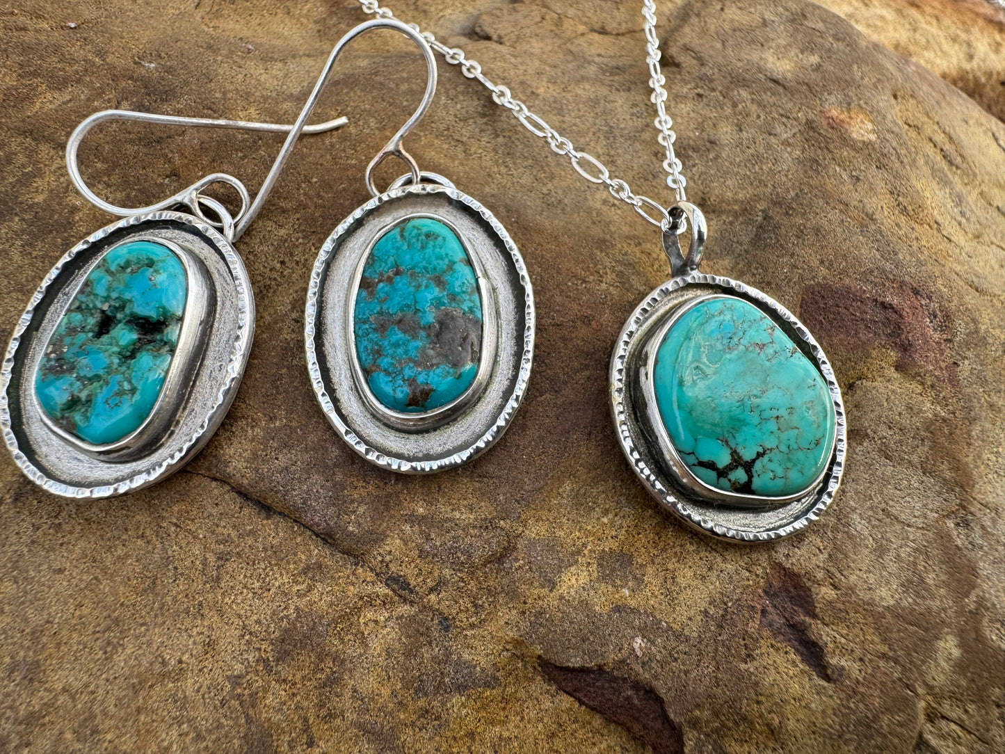Kingman turquoise Necklace / Earring set