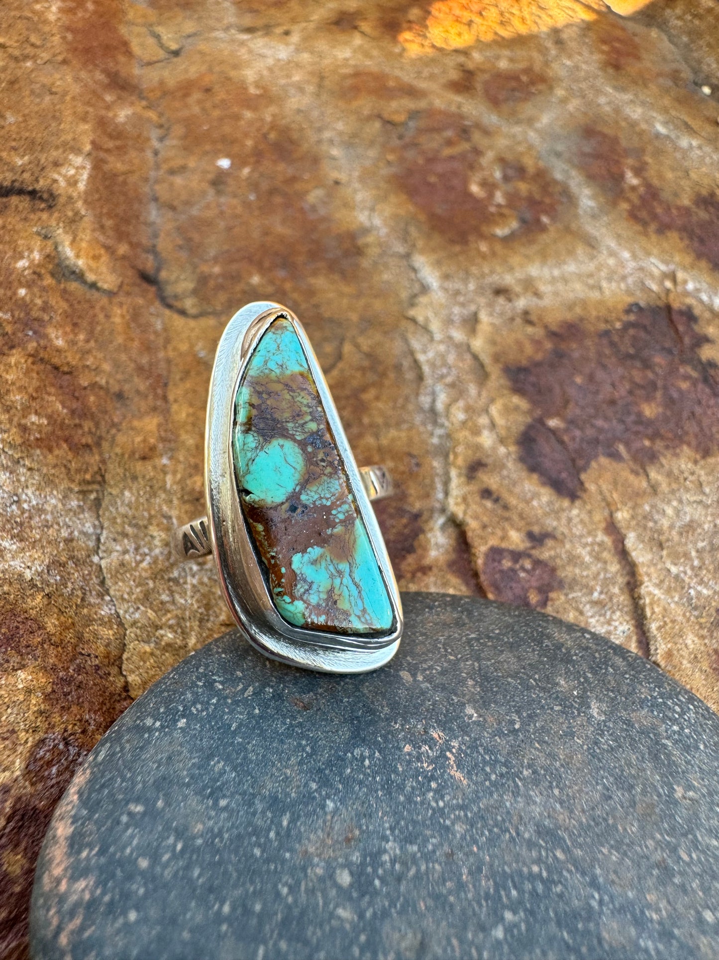 Gorgeous Kingman turquoise ring size 9.5