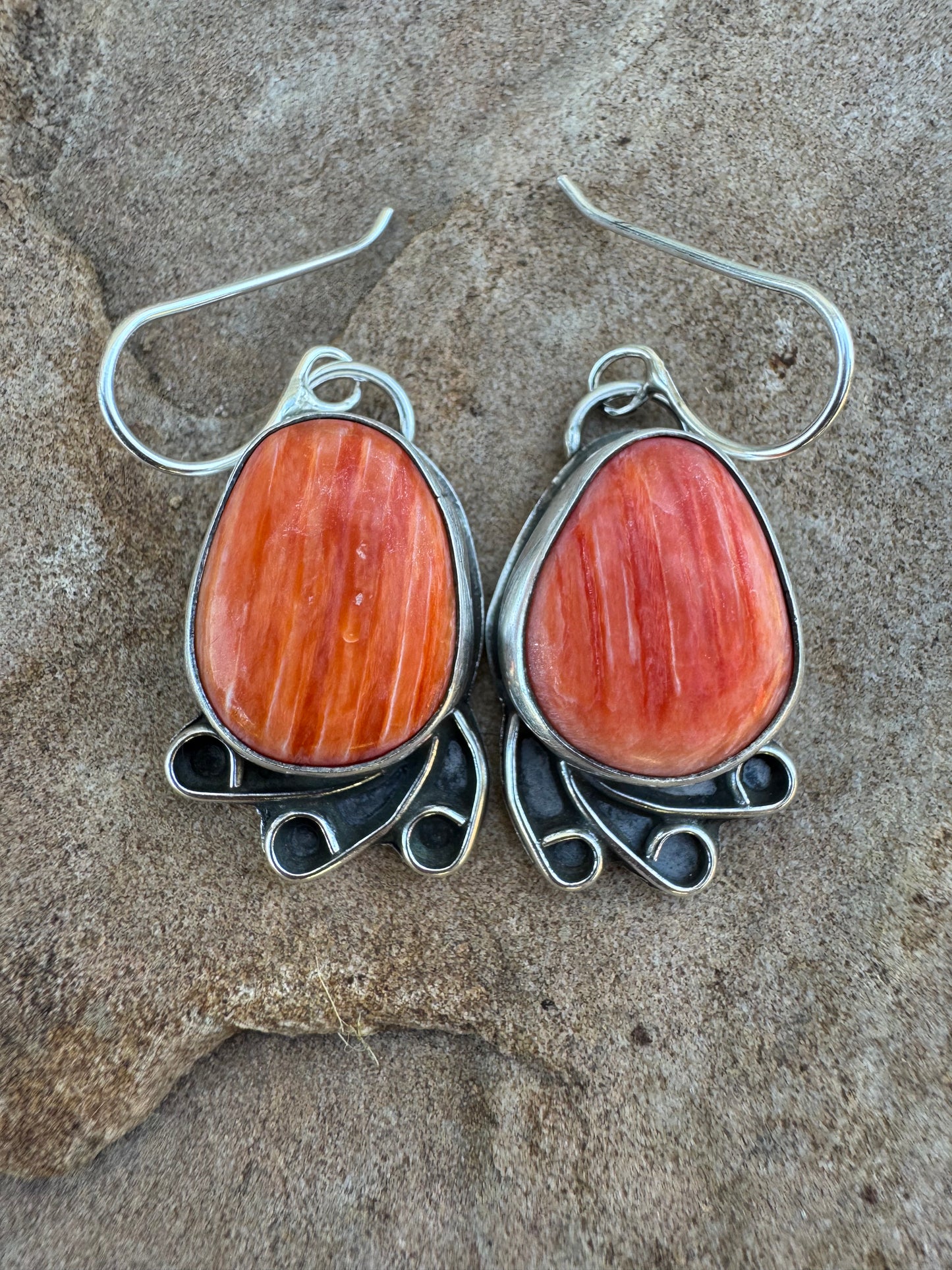 Spiny oyster earrings