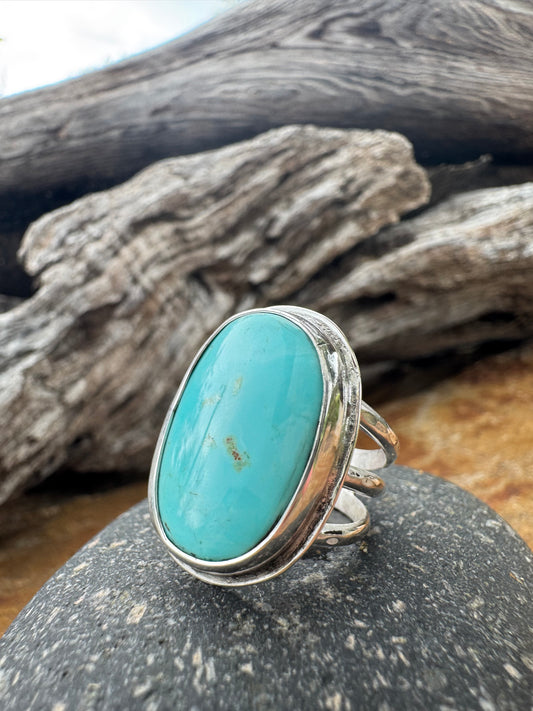 Size 7 oval turquoise ring