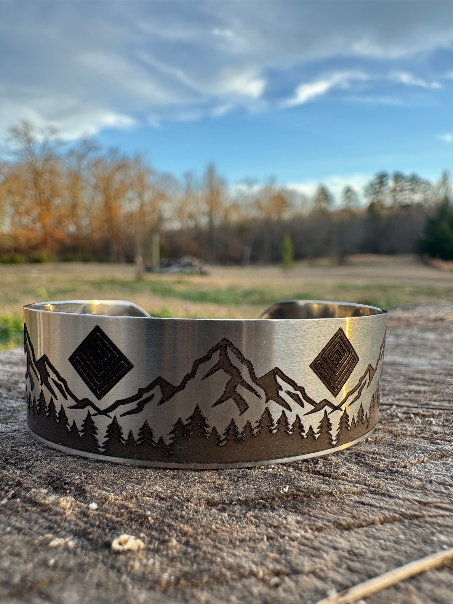 Stainless steel Wide Mountain cuff