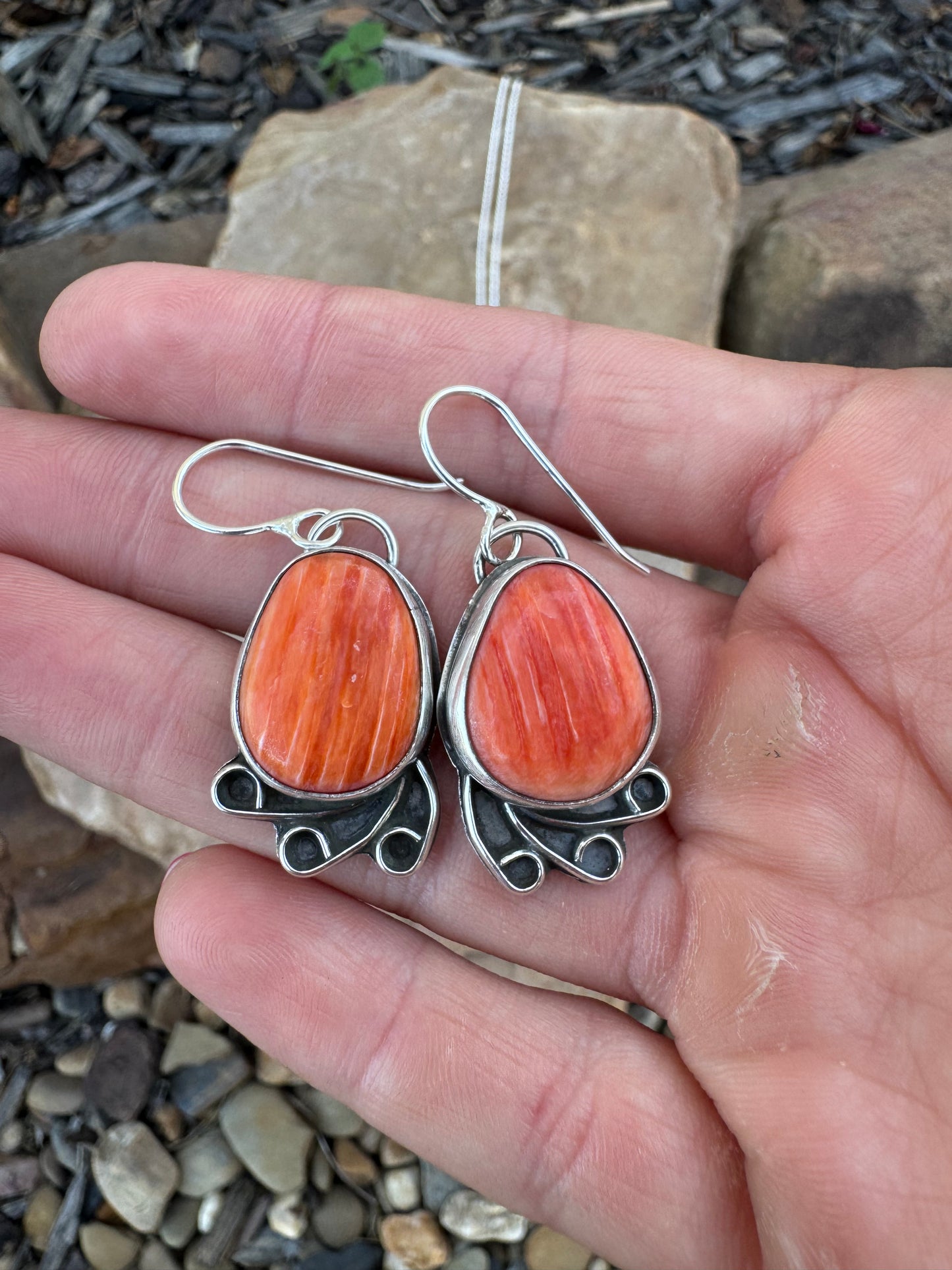 Spiny oyster earrings