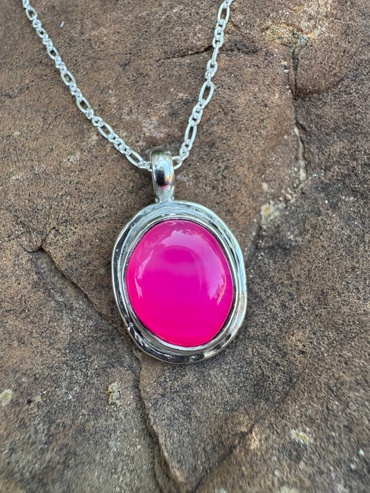 Pink Agate Glow Necklace