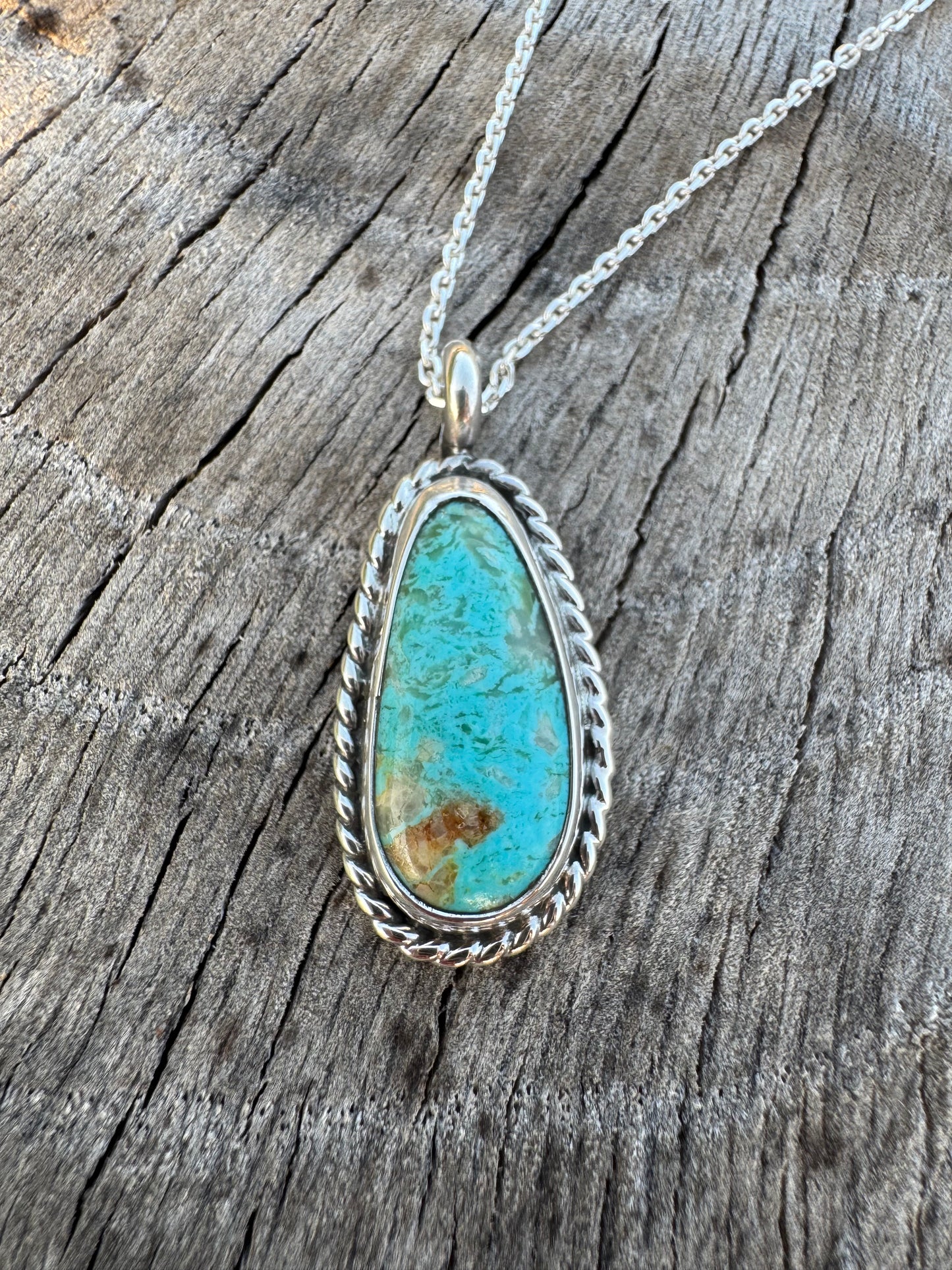 Kingman Turquoise twist wire pendant