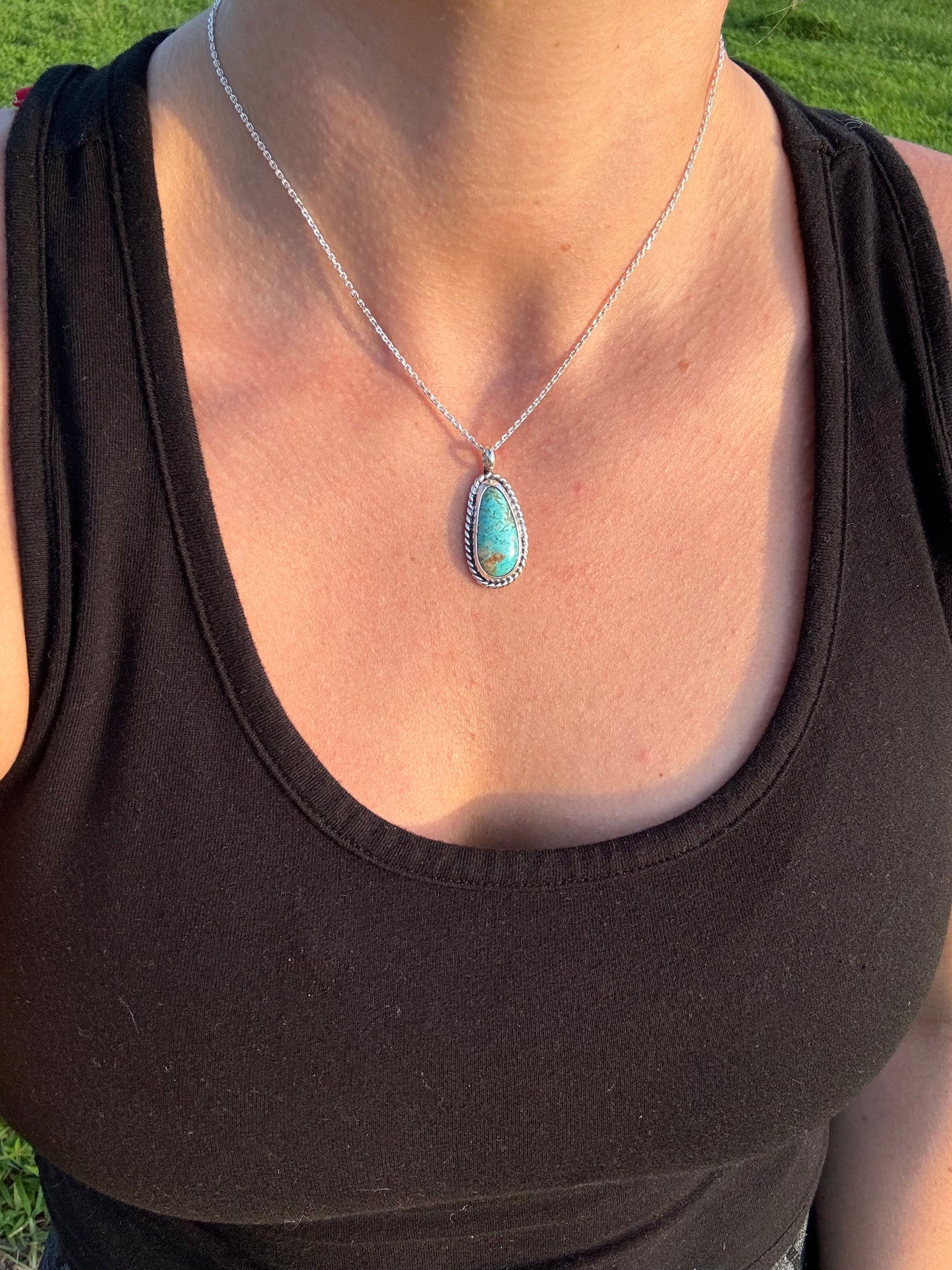 Kingman Turquoise twist wire pendant