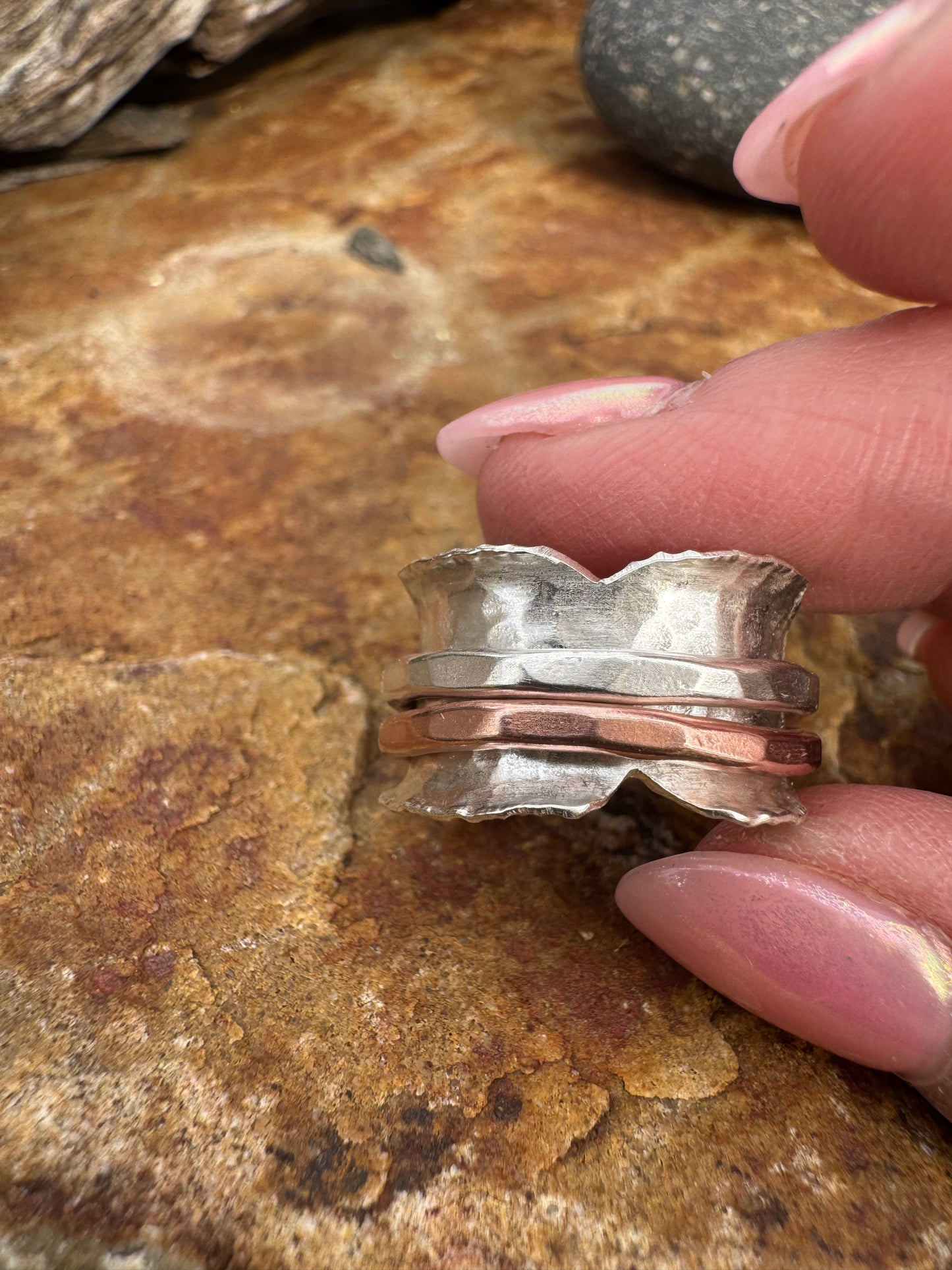 Scalloped Spinner ring size 7.5