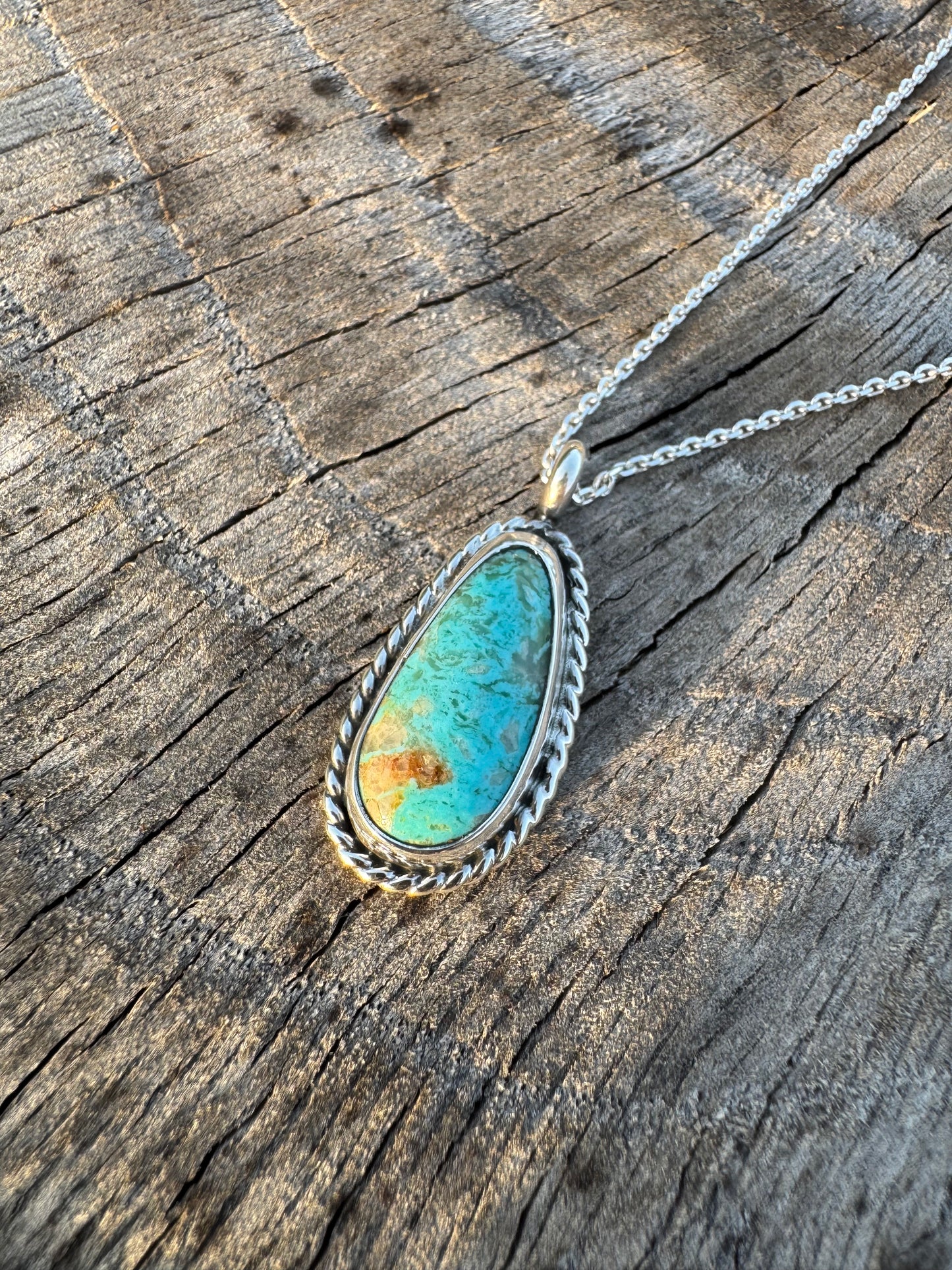 Kingman Turquoise twist wire pendant