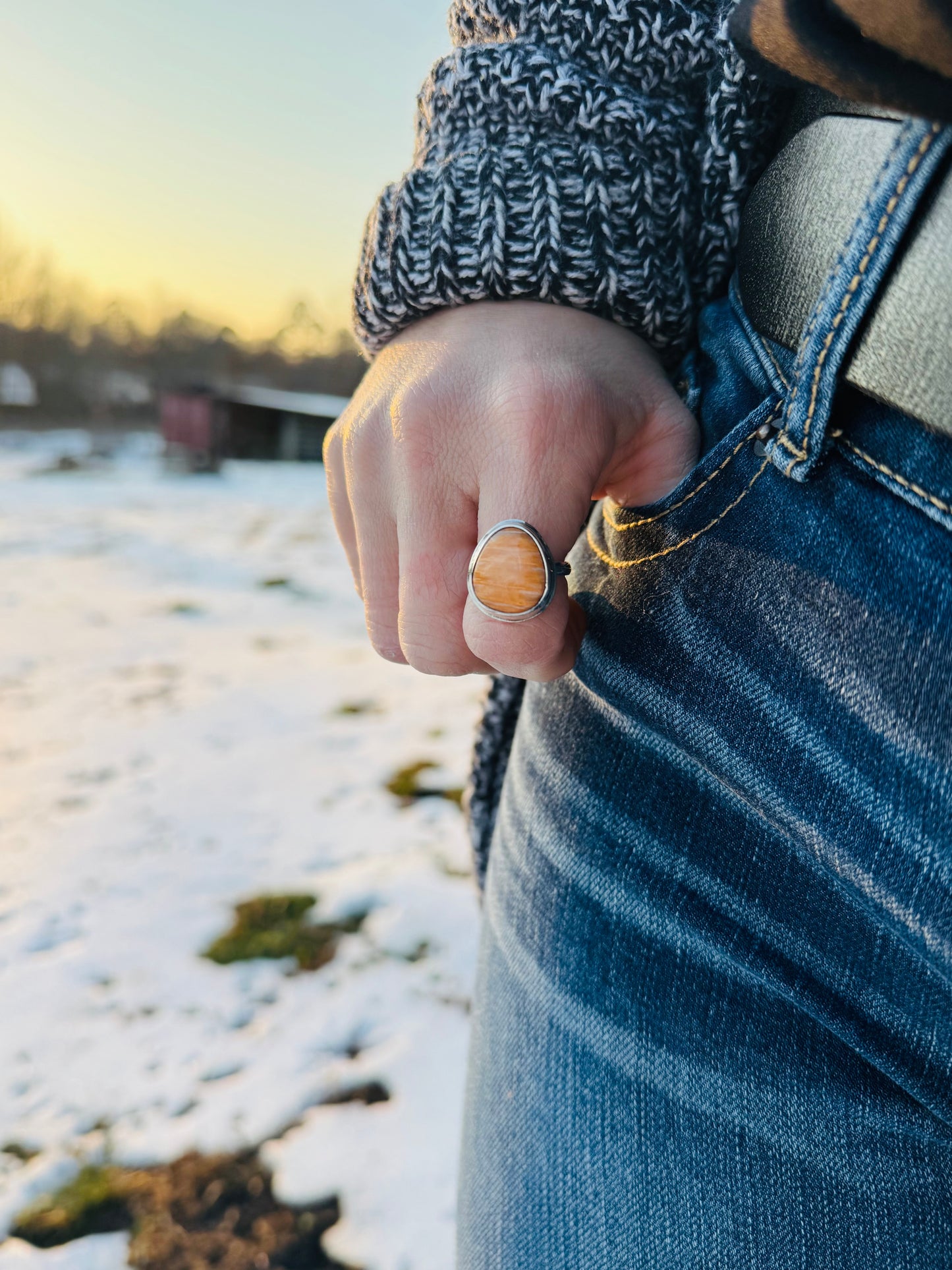 Spiny oyster round ring size 7