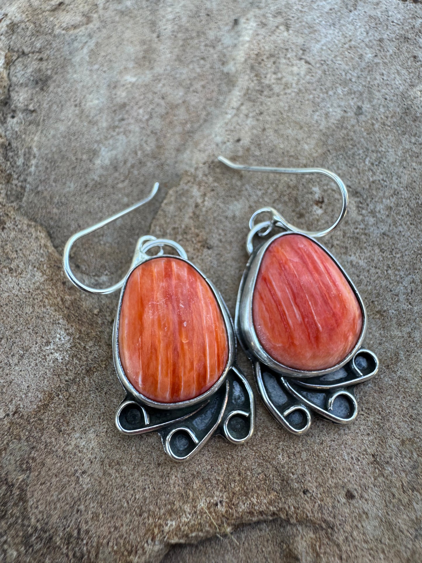 Spiny oyster earrings