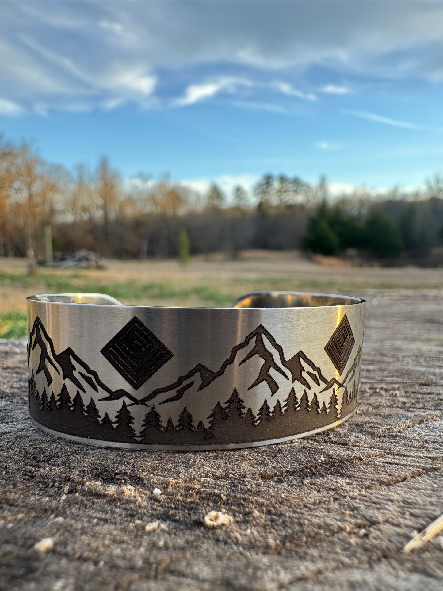 Stainless steel Wide Mountain cuff
