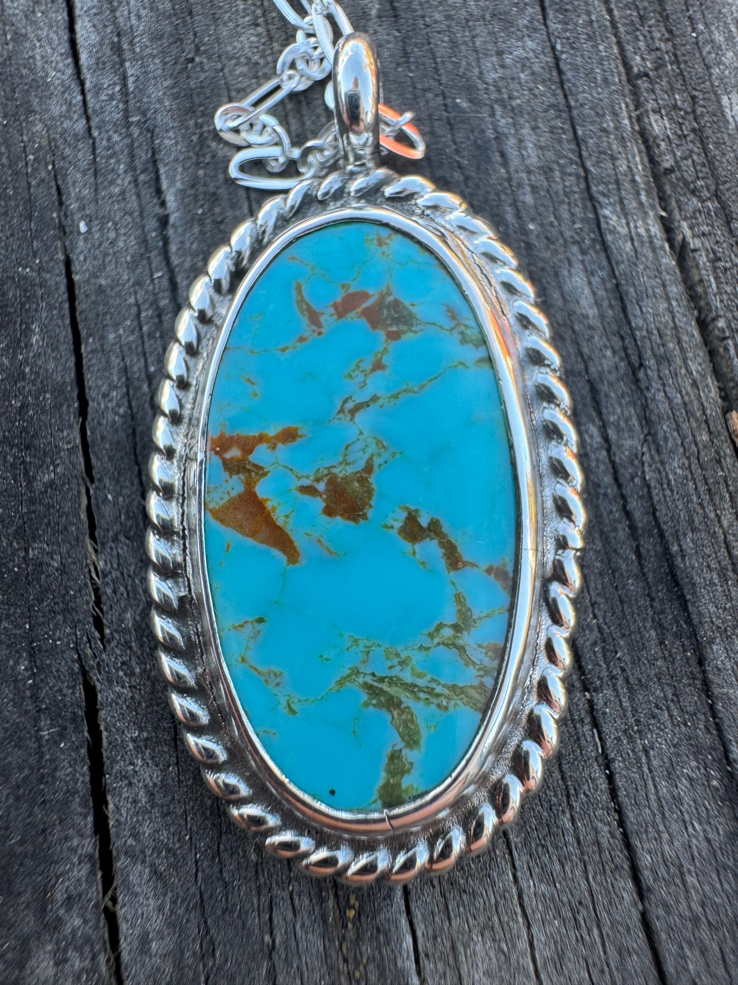 Kings Manassa Oval pendant