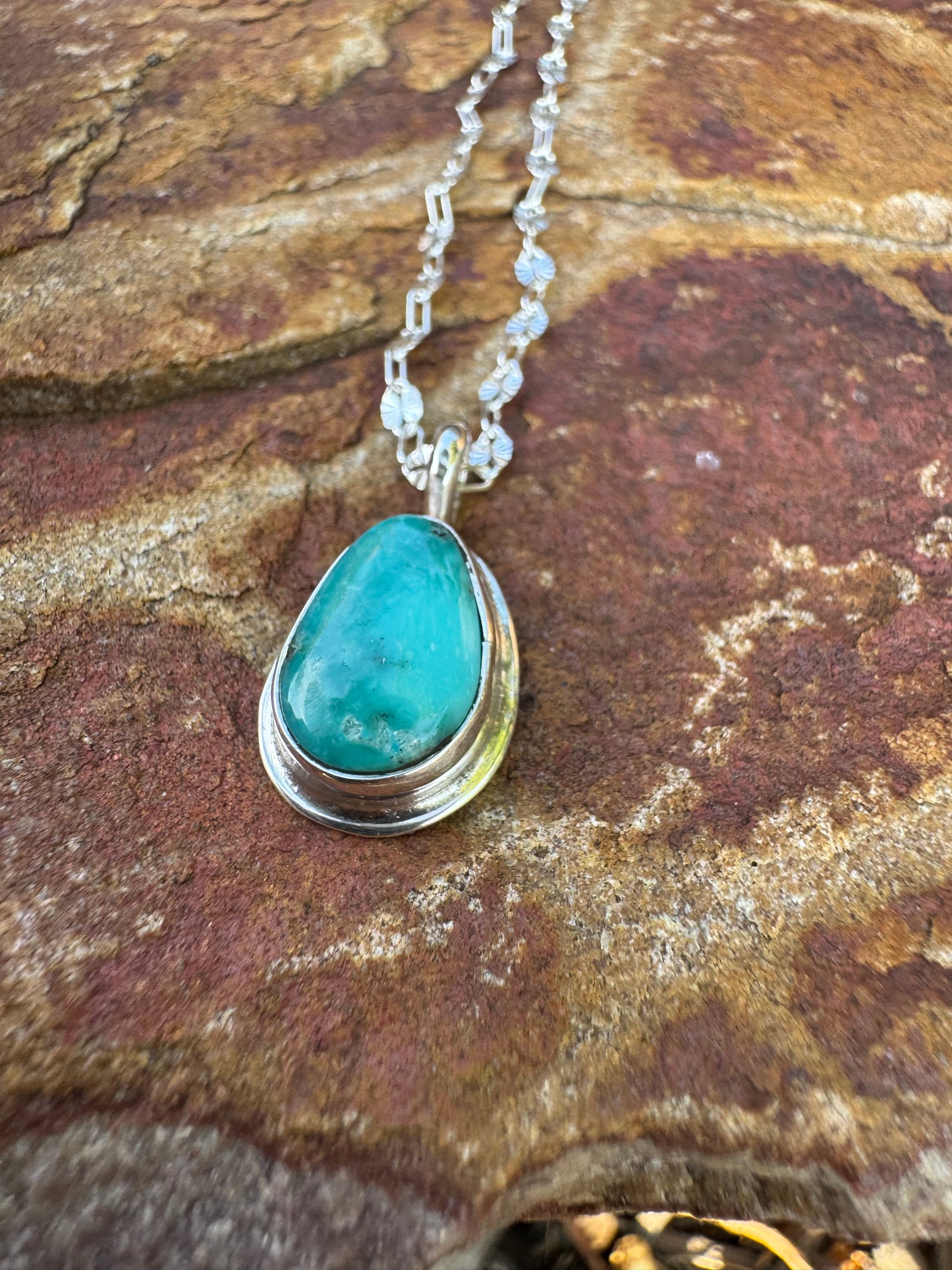 Campitos Dainty Pendant with Sparkle chain