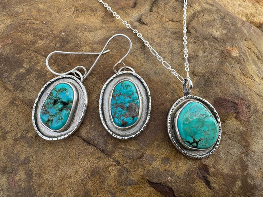 Kingman turquoise Necklace / Earring set