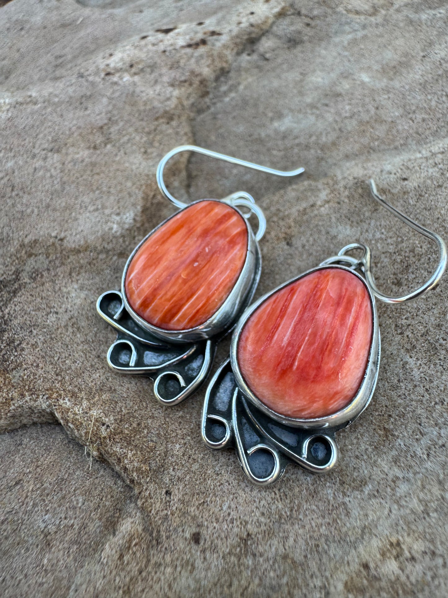 Spiny oyster earrings