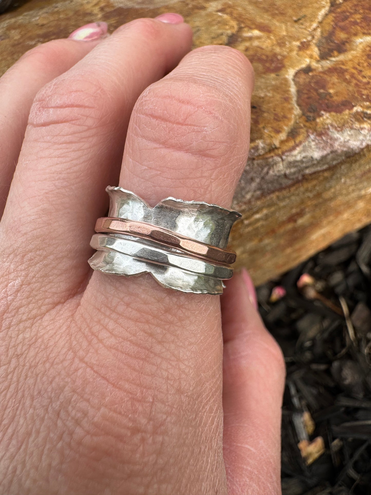 Scalloped Spinner ring size 7.5
