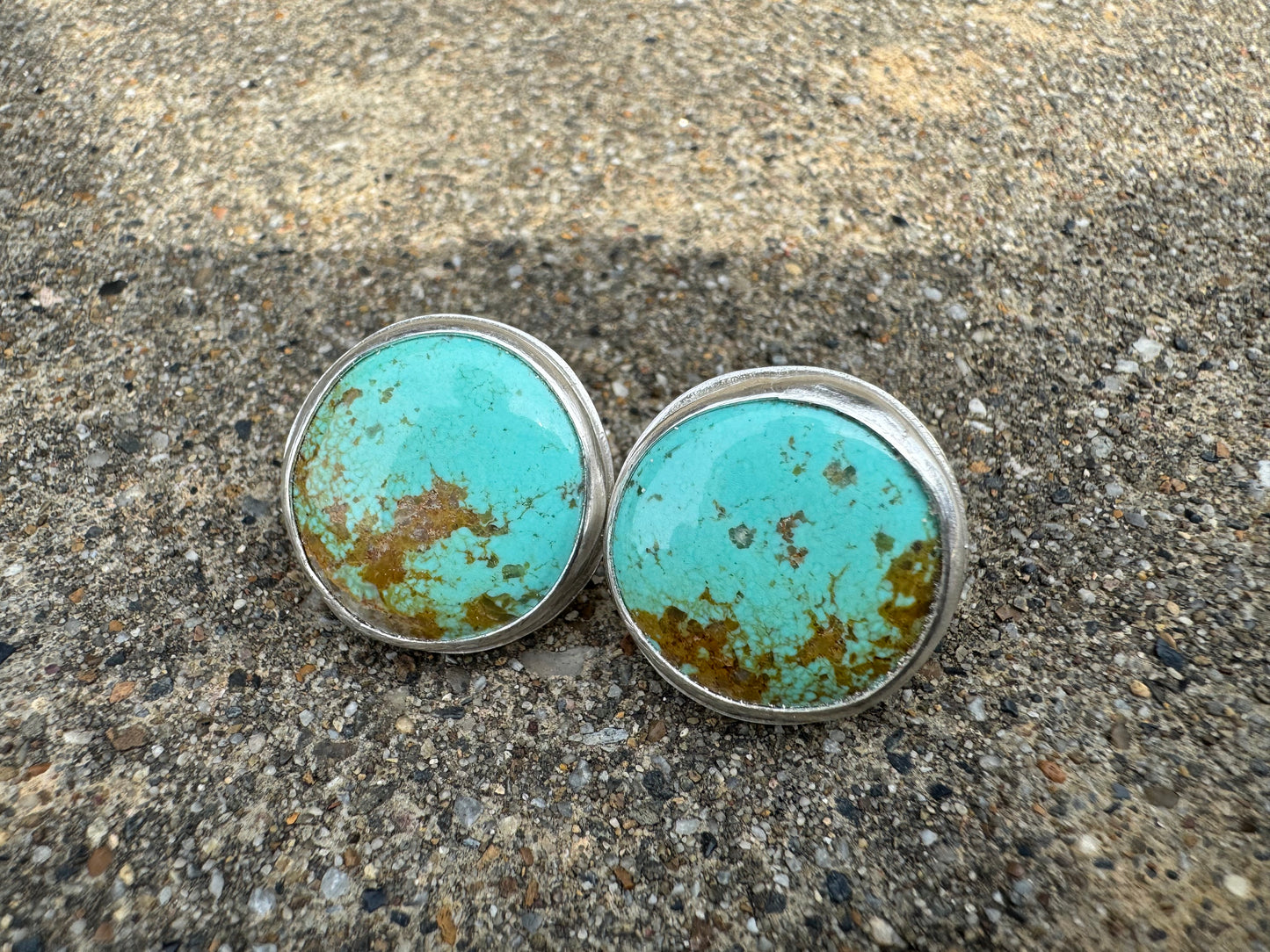Round Kingman turquoise earrings for Jorge