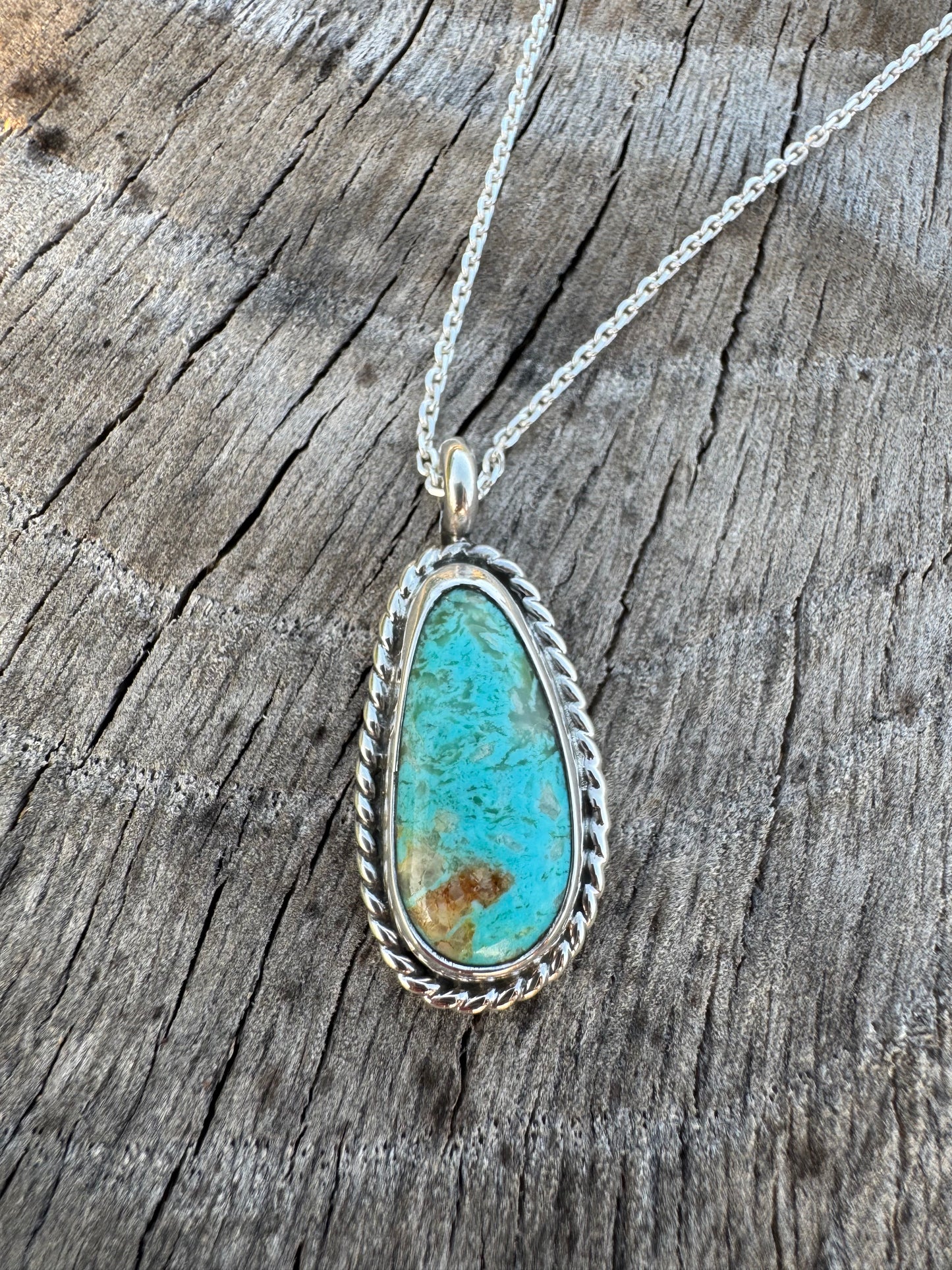 Kingman Turquoise twist wire pendant