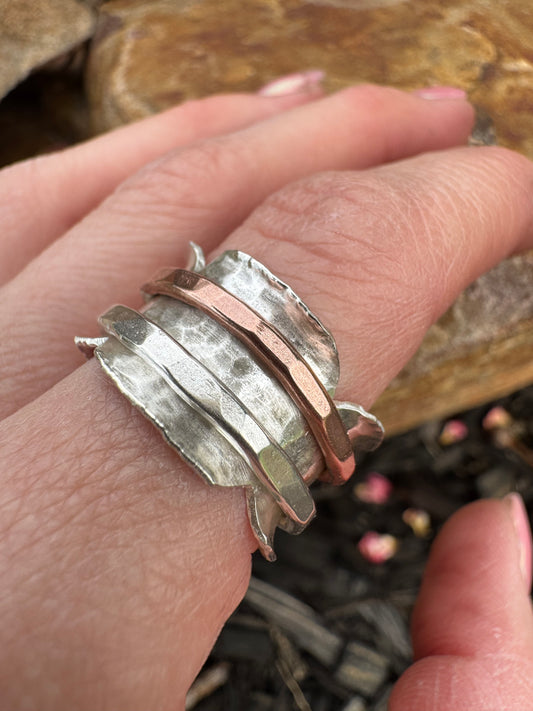 Scalloped Spinner ring size 7.5