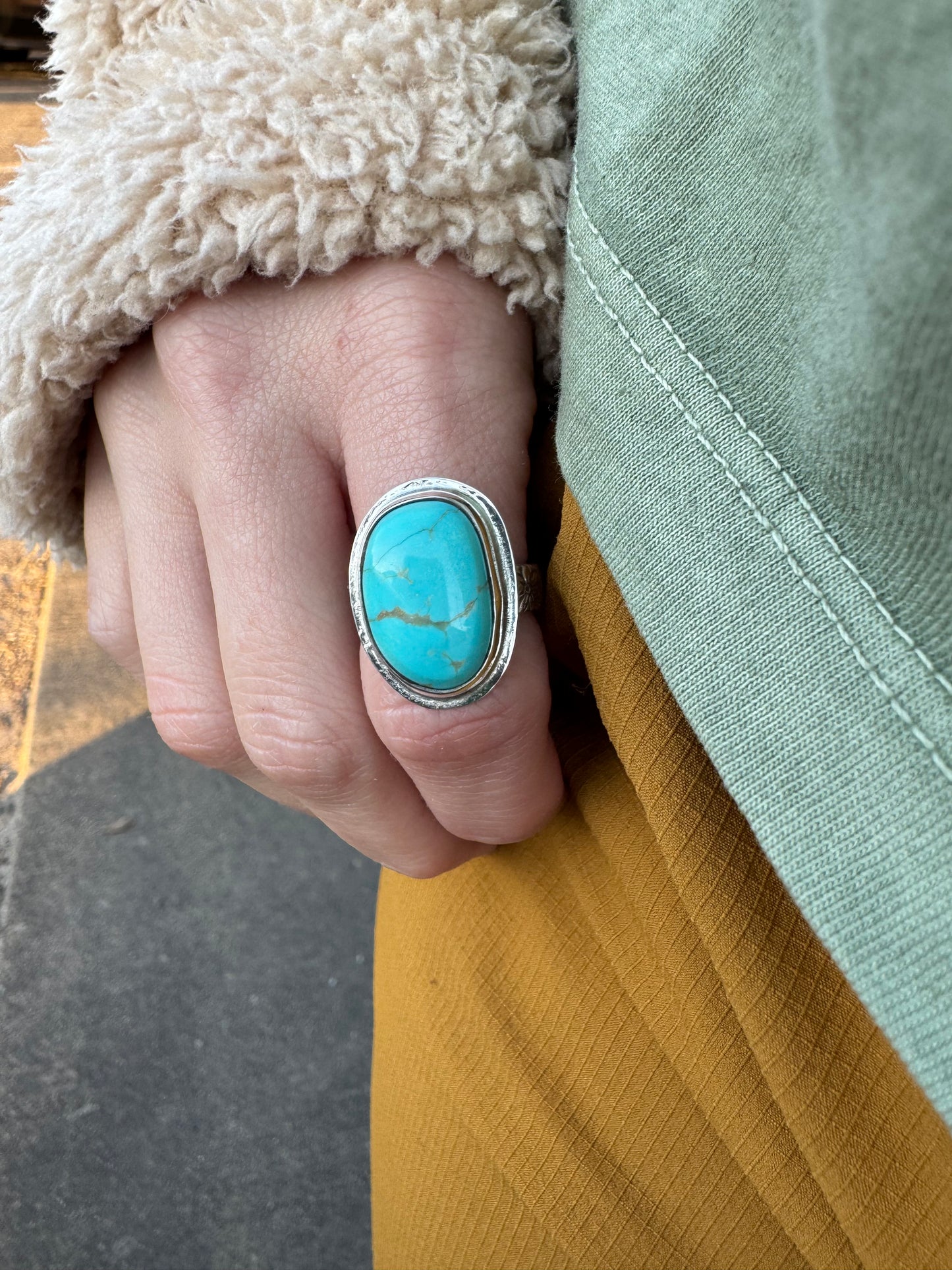 Bright blue Kingman Turquoise ring size 7