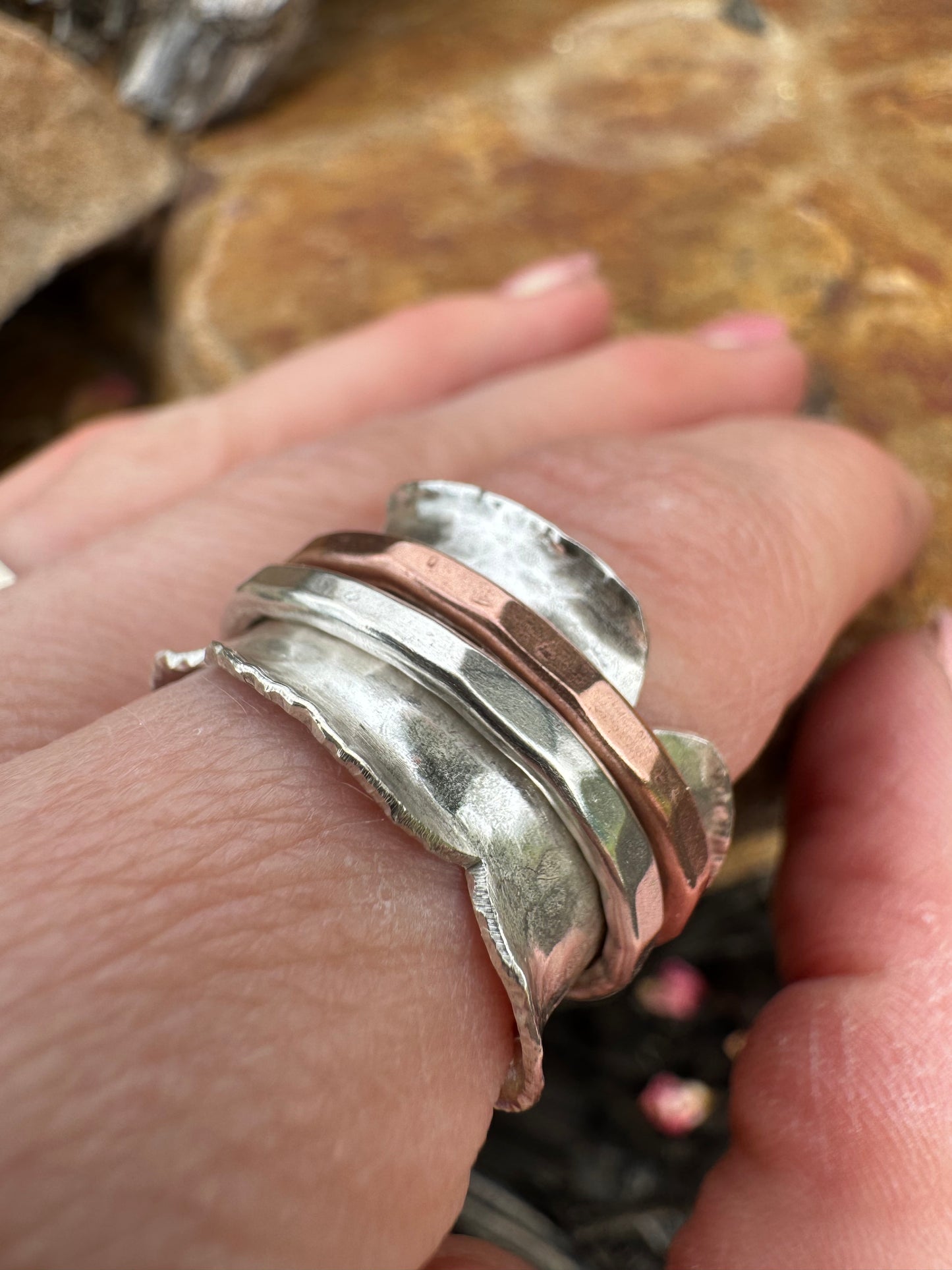 Scalloped Spinner ring size 7.5