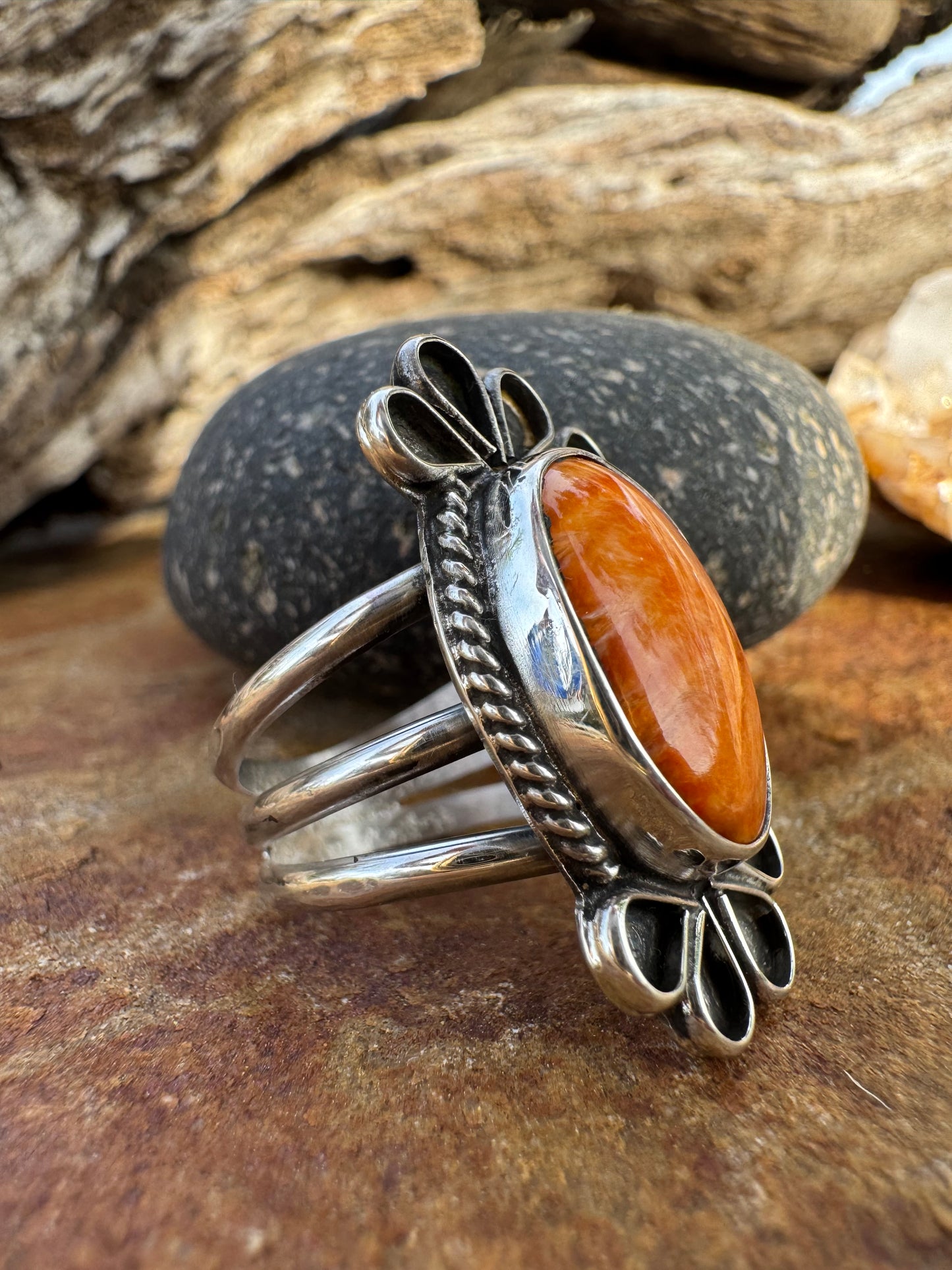 Spiny oyster Filigree Ring size 7.5